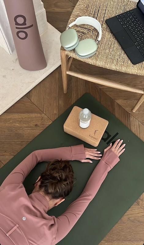 مت الویوگا Alo Yoga