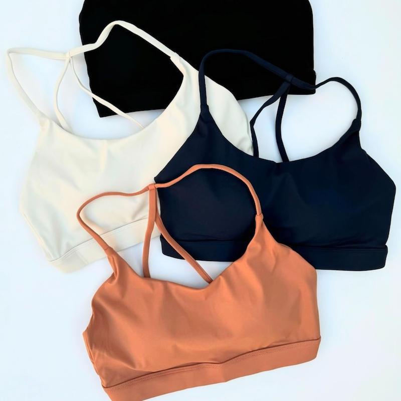 نیمتنه ورزشی زنانه مدل بکلس