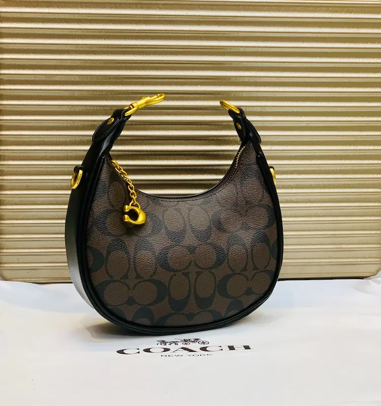کیف زنانه کوچ Coach مدل هلالی