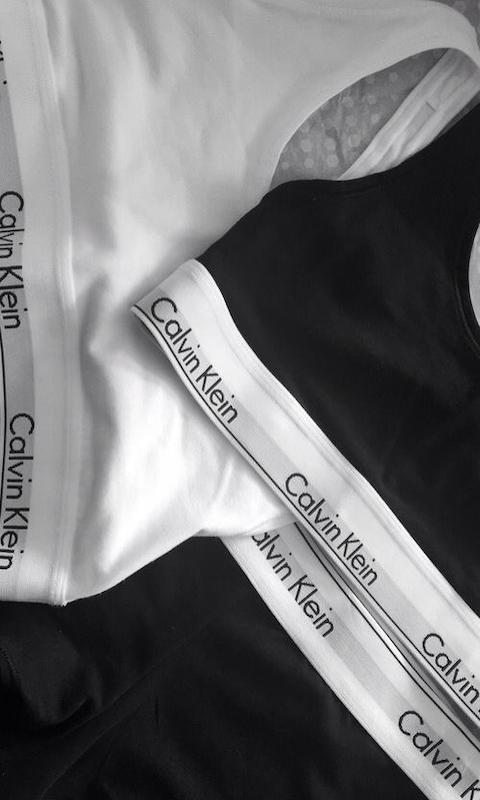 ست زنانه کلوین کلین Calvin Klein (نیمتنه و شورت)
