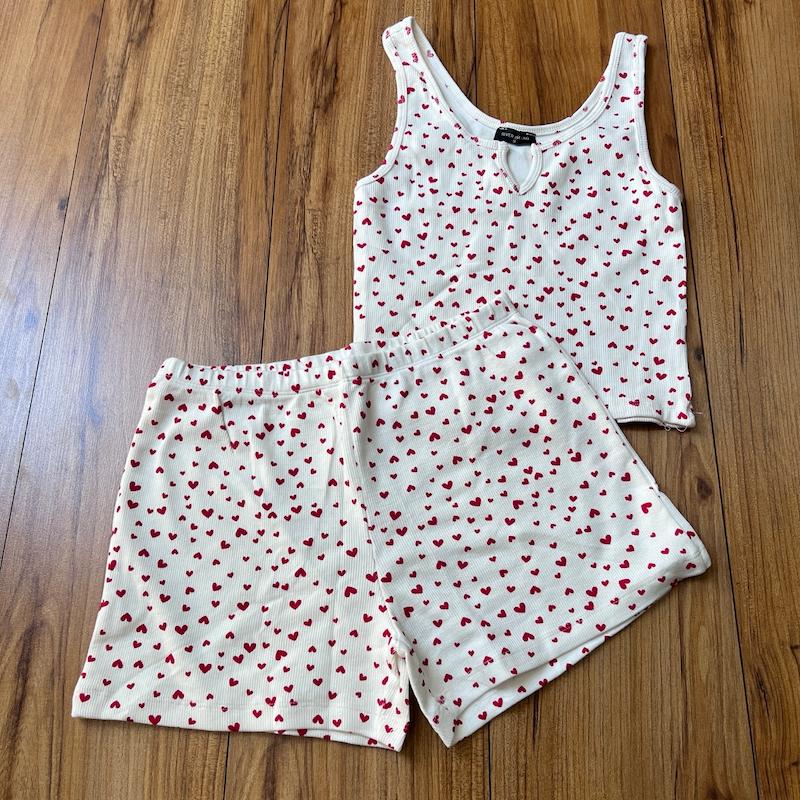 مدل قلبی از ست راحتی زنانه تاپ و شلوارک تُرک River Island