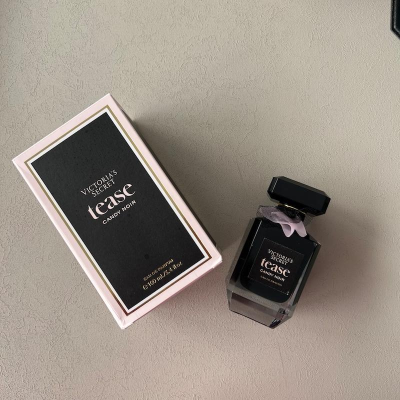 عطر زنانه کندی نویر ویکتوریا سیکرت Victoria Secret Candy noir