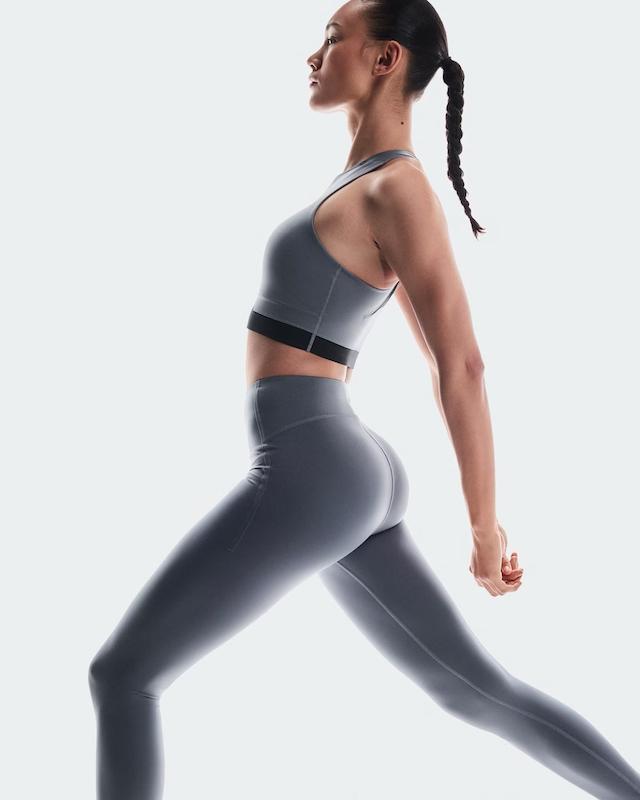 استایل لگ ورزشی زنانه آن On مدل Train Tights