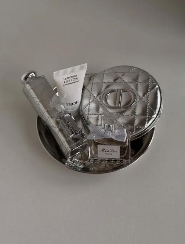 هایلایترنقره اى ديور Dior highlighter FOREVER GLOW 🩶