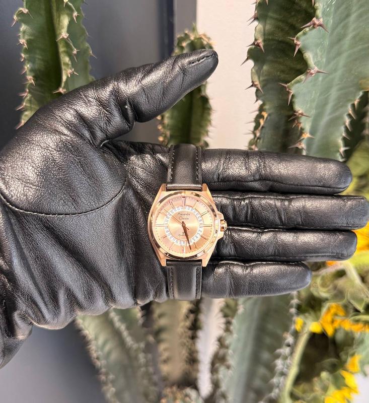 ساعت زنانه چرم الکساندر کریستی