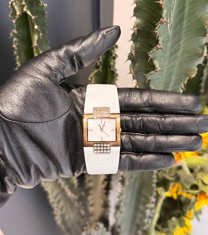 ساعت زنانه چرم گوچی