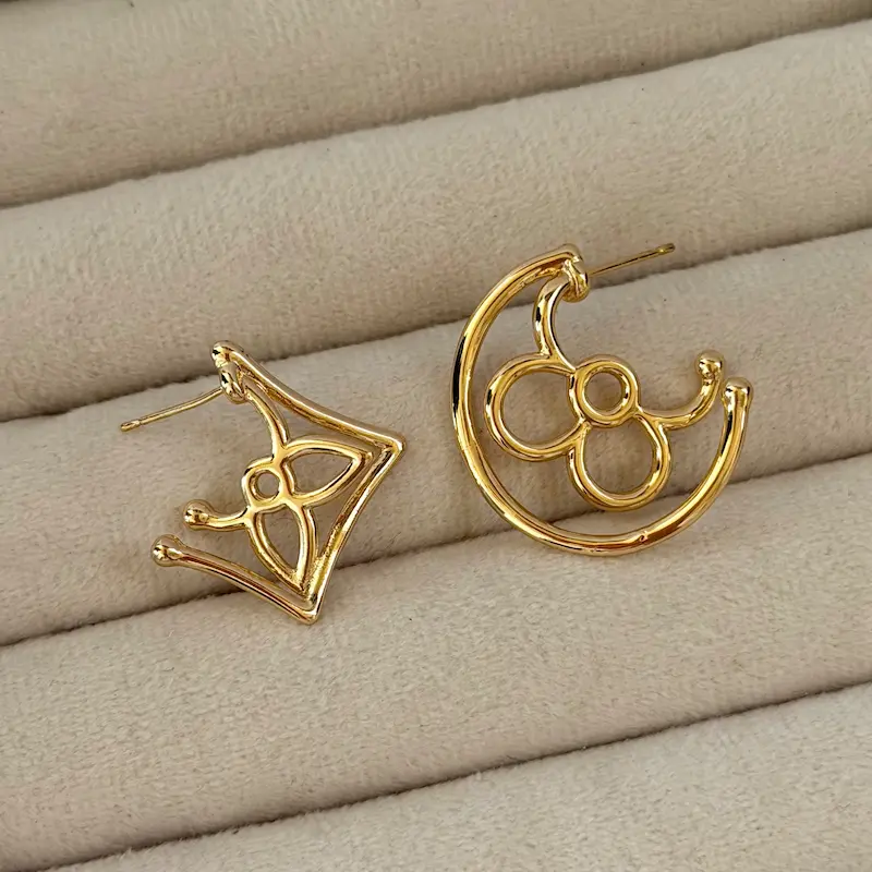 گوشواره LV
