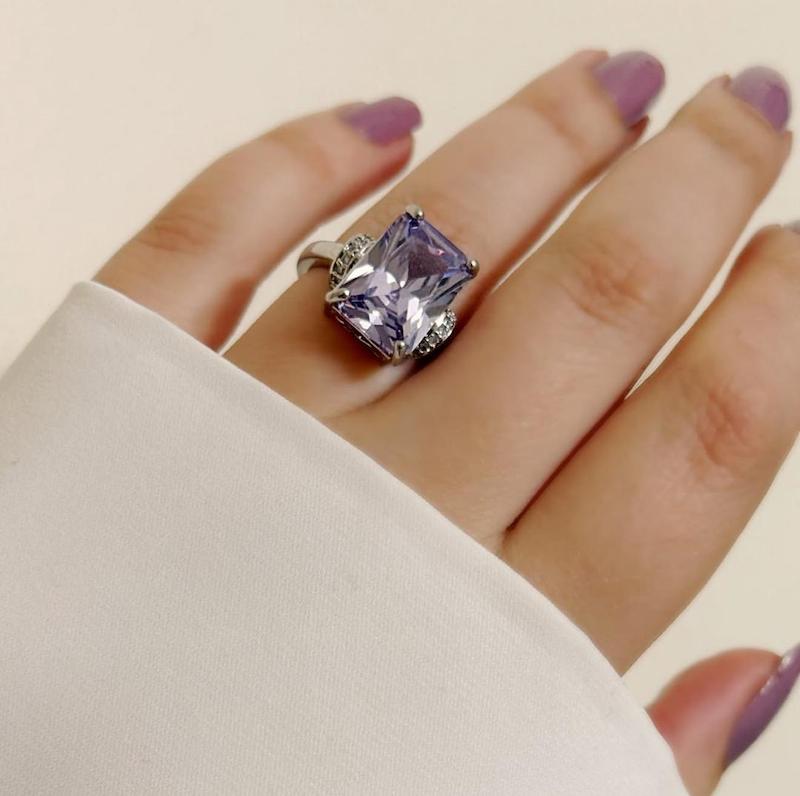 انگشتر جواهری بنفش