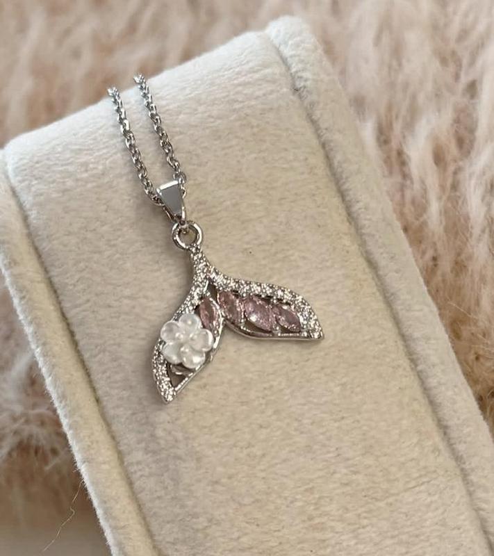 گردنبند دم وال گلدار 