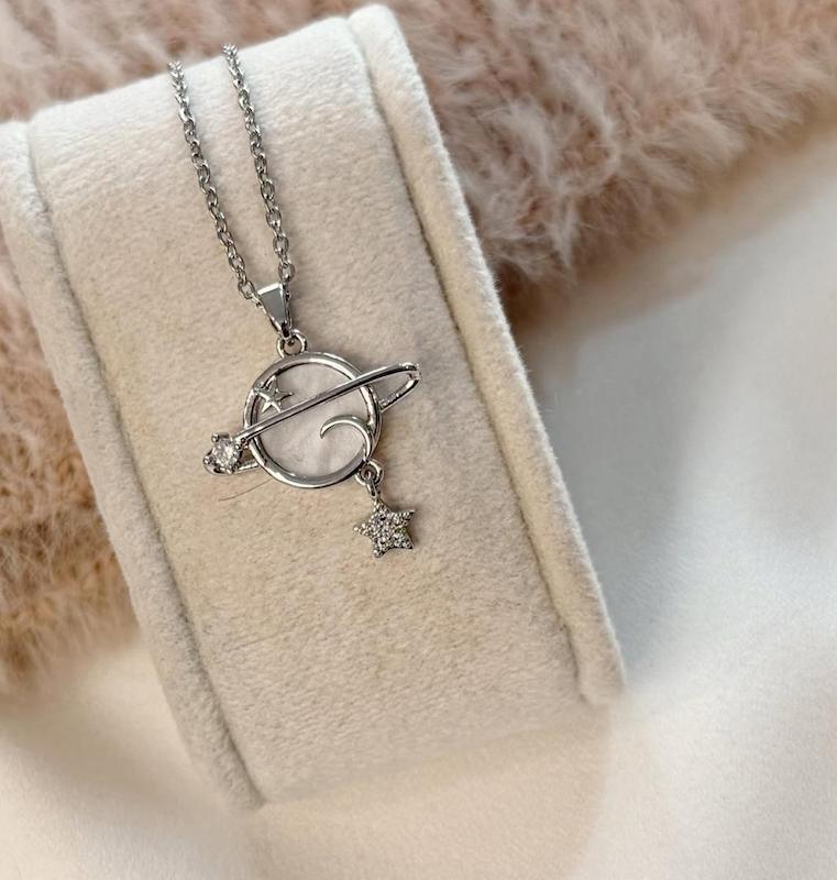 گردنبند سیاره صدفی 