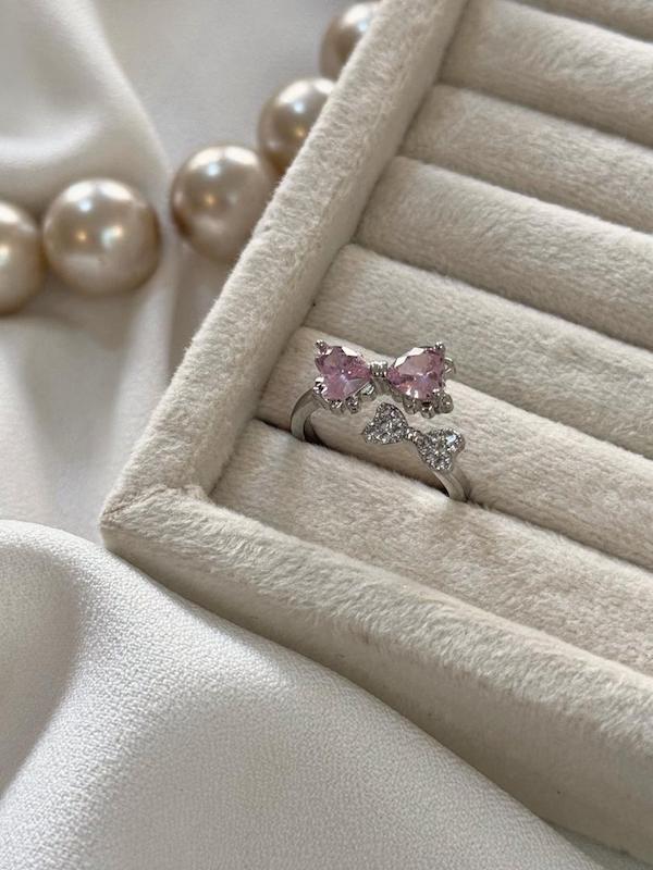 انگشتر جواهری پاپیون صورتی 