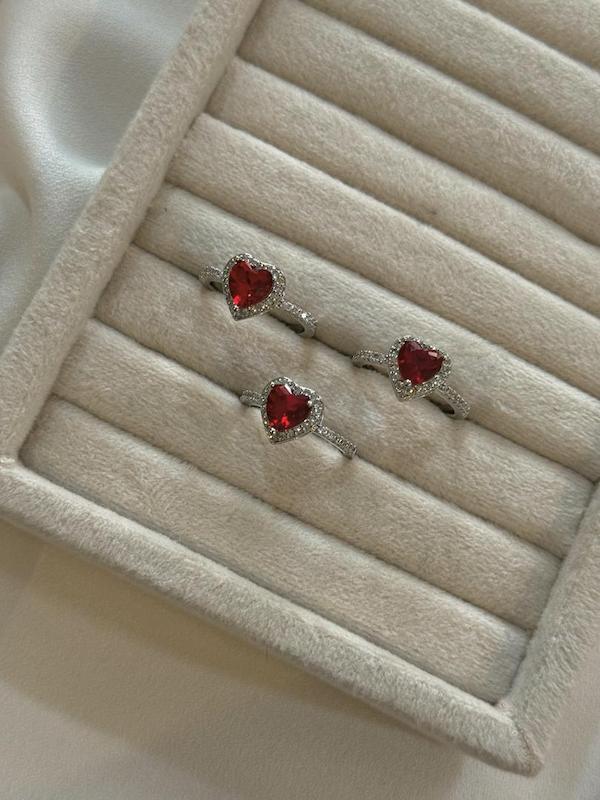 انگشتر جواهری قلب قرمز مدل ۲ 