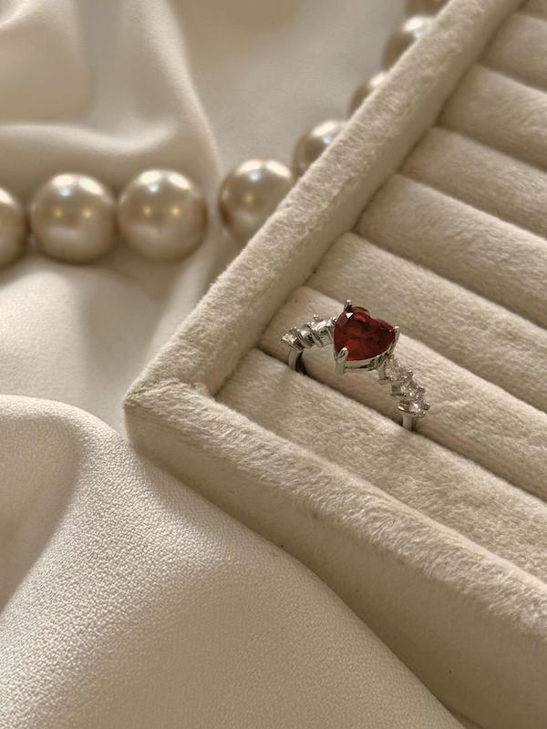 انگشتر جواهری قلب قرمز مدل ۱