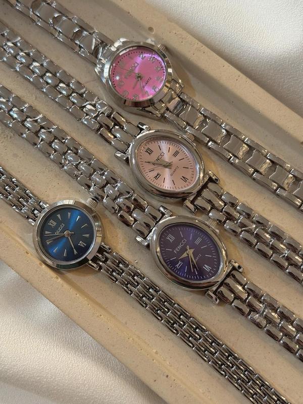 ساعت فلزی نقره ای 