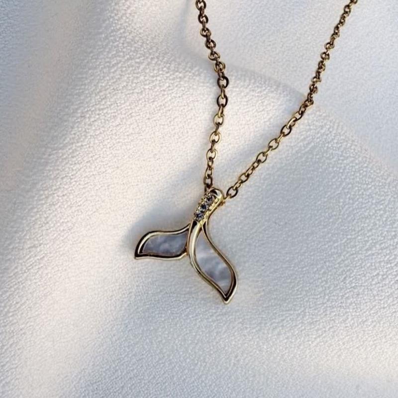 گردنبند دم وال