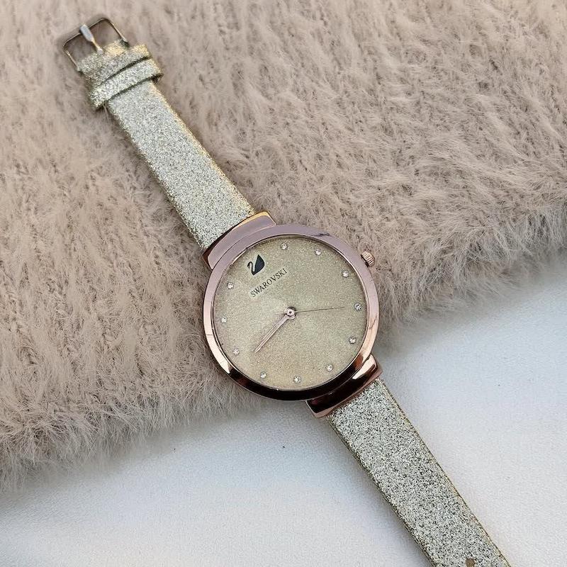 ساعت مچی اکلیلی