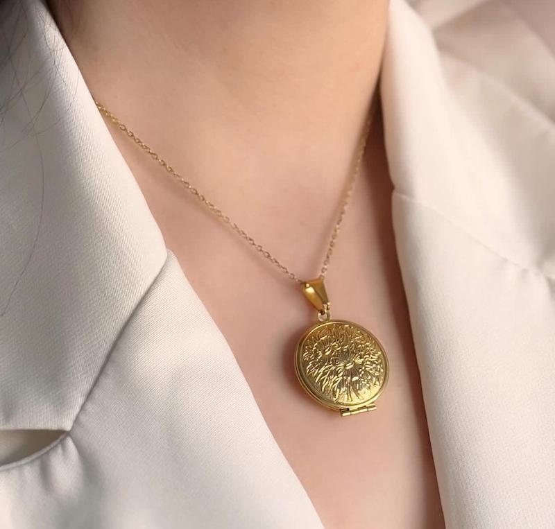 گردنبند لاکت طرح گل