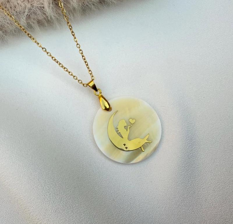 گردنبند صدفی ماه و دختر 