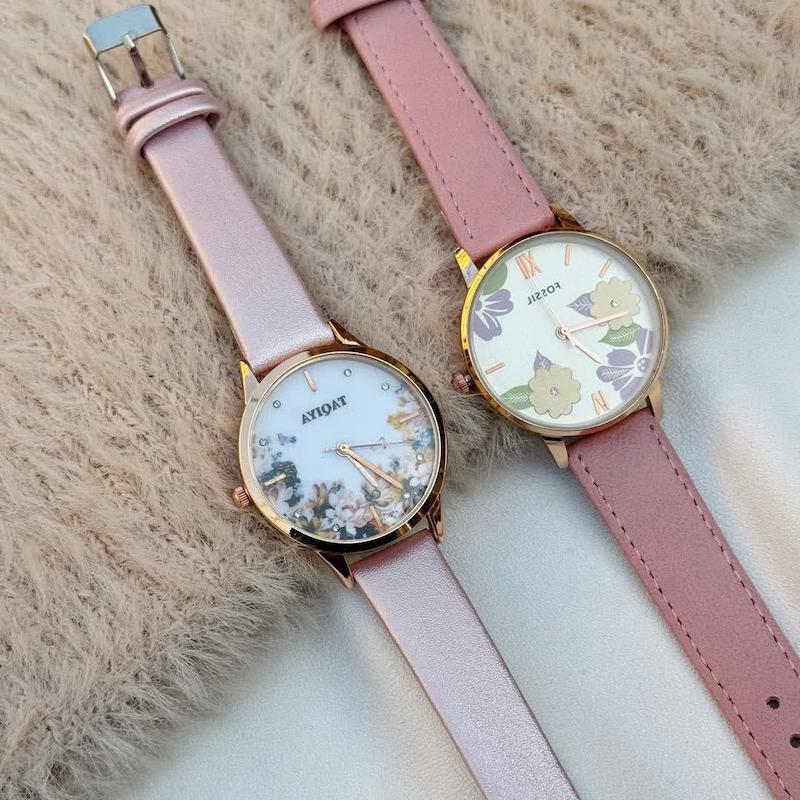 ساعت بند چرمی طرح گل صورتی