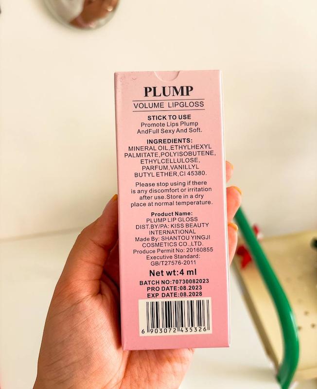 لیپ گلاس حجم دهنده لب طرح گیسو برند kiss beauty 