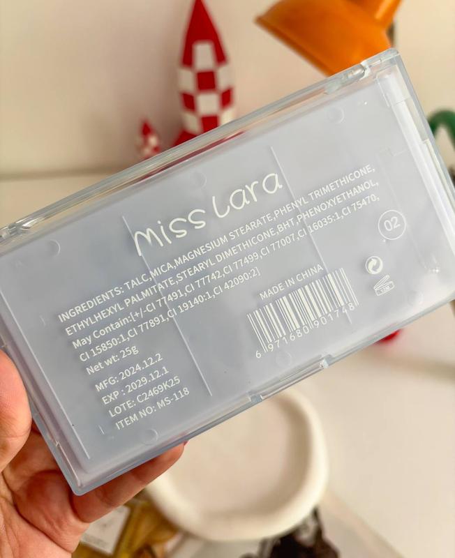 پالت سایه ۱۸ رنگ دو طیف رنگی صورتی و ابی برند Misslara