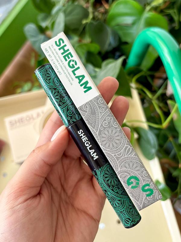 ریمل حجم دهنده و بلندکننده مشکی برند sheglam