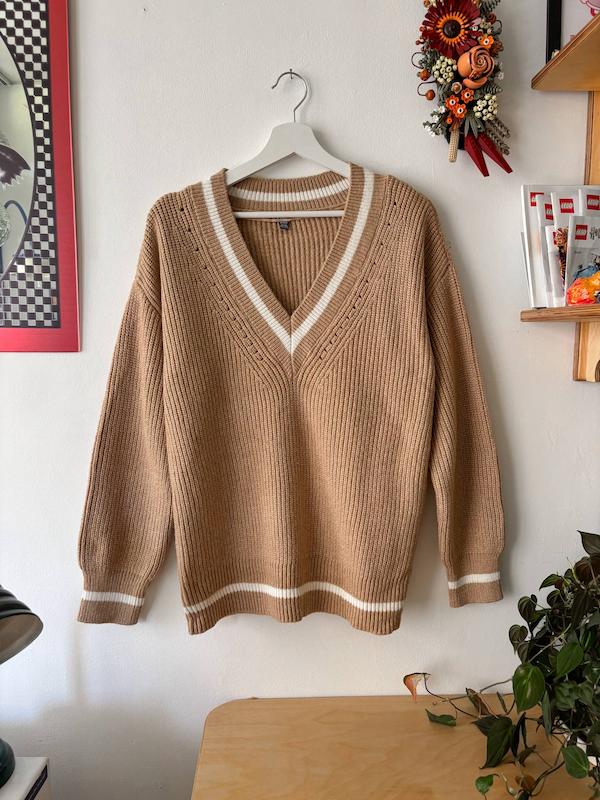 بافت نرم و لطیف ساده یقه۷ خط دار برند next بیسکوییتی