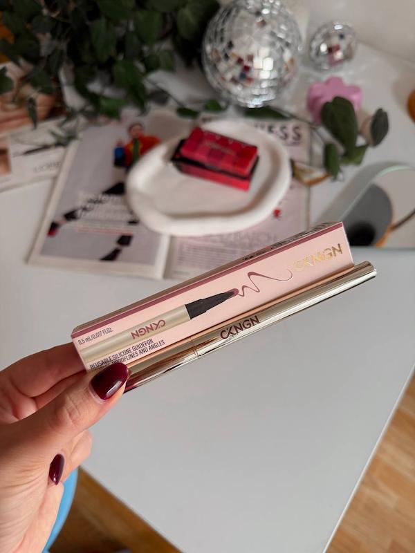 خط چشم ماژیکی حرفه ای قهوه ای برند CKGN