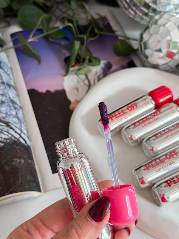 رژ پیل آف peel off پوکه نقره ای برند olibolla