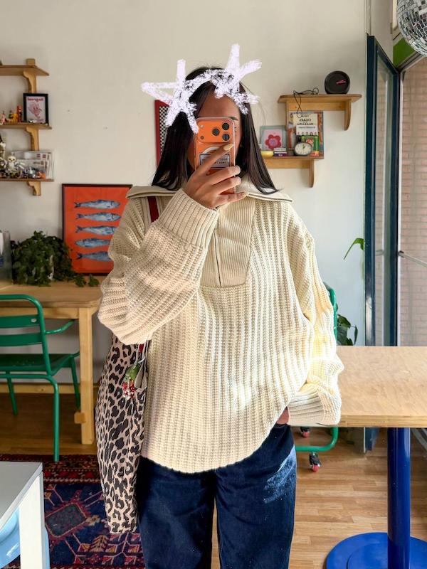 بافت اورسایز شیری یقه زیپ دار برند Zara