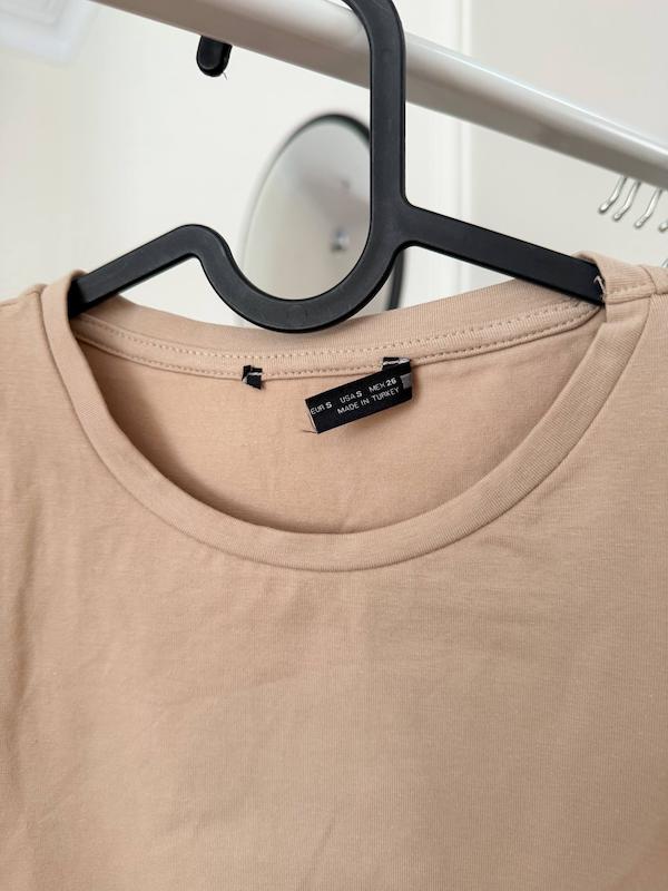 کراپ شرت نخی کرمی برند zara