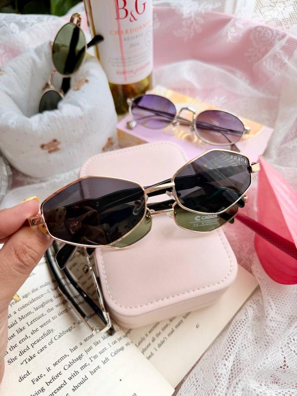 عینک uv400 unisex با سه رنگ مختلف کد پرادا ۶-۷-۹