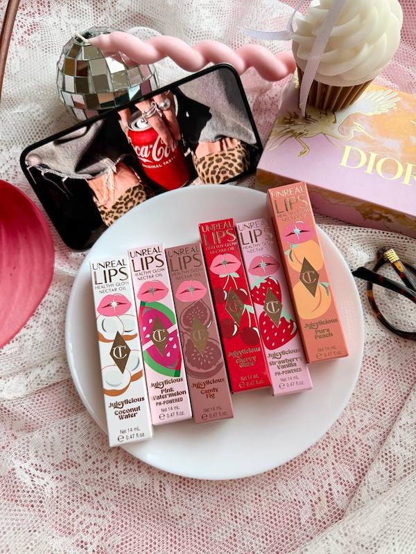 لیپ گلاس اصلی رایحه و طعم میوه ای برند شارلوت charlotte tilbury 