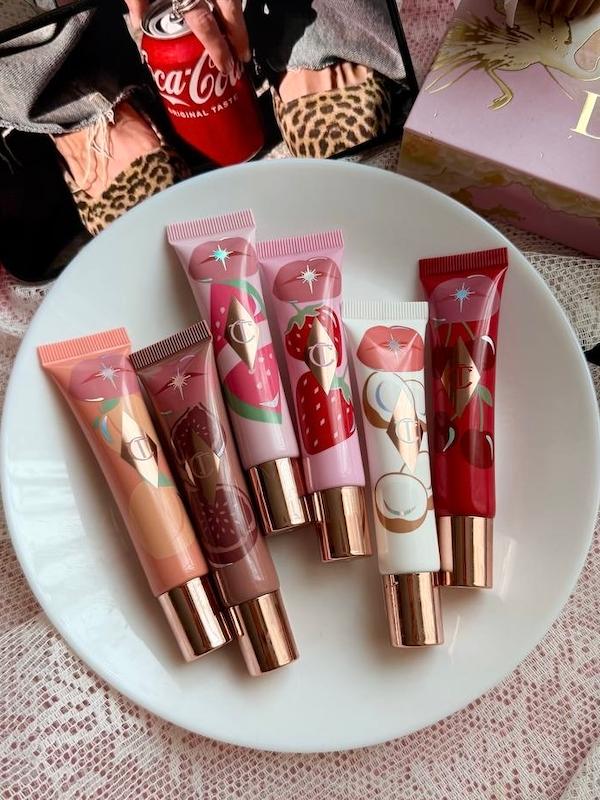لیپ گلاس اصلی رایحه و طعم میوه ای برند شارلوت charlotte tilbury 