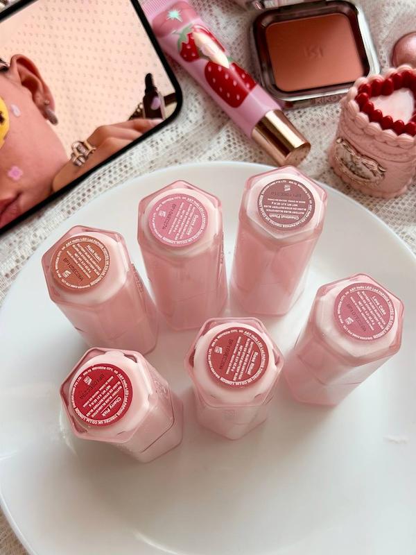 رژگونه‌ ی استیکی کره ای شیگلم sheglam سری ۶ کدرنگی