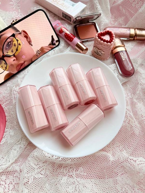رژگونه‌ ی استیکی کره ای شیگلم sheglam سری ۶ کدرنگی