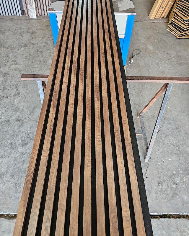 ترمووال طرح چوب رنگ گردویی طبیعی با روکش PVC و مغز MDF پانیذ ۵۰×۲۸۰ 