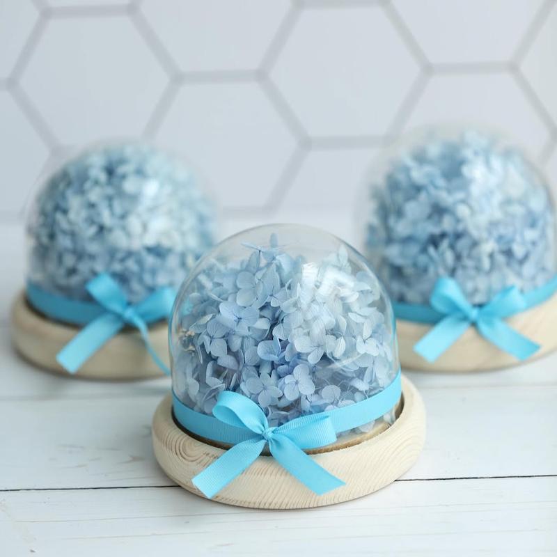 باکس گوی با گل هورتانسیا جاودان در باکس چوبی هدیه خاص russet rose