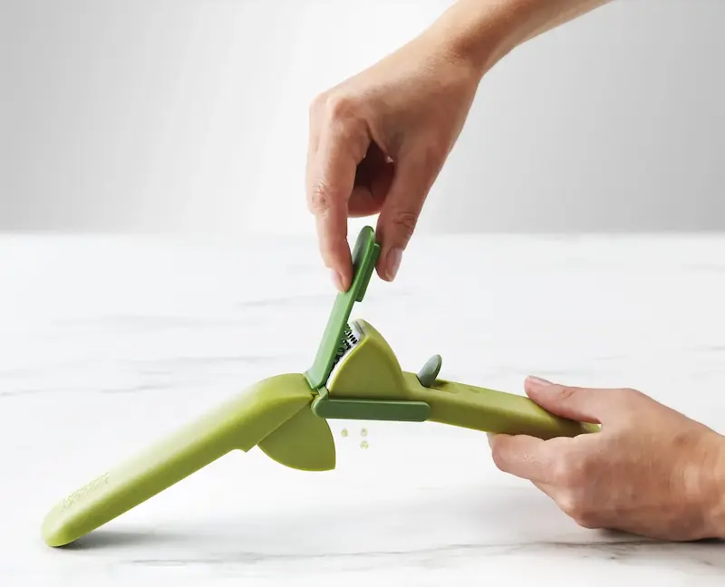 سیر له کن جوزف جوزف انگستان مدل Joseph Joseph CleanForce Green Garlic Press