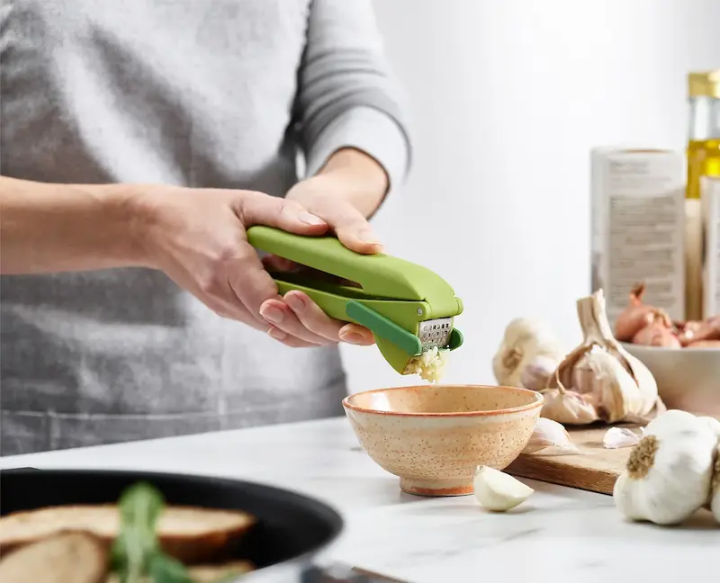 سیر له کن جوزف جوزف انگستان مدل Joseph Joseph CleanForce Green Garlic Press