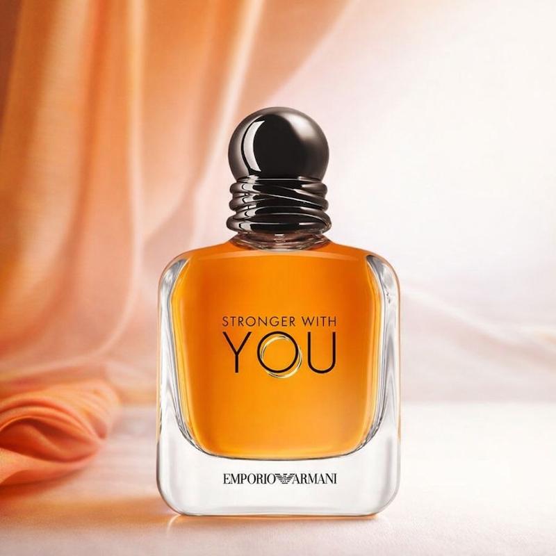 عطر استرانگر ویت یو