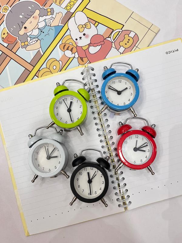 ساعت فلزی مینیاتوری