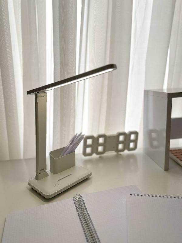 چراغ مطالعه سه کاره مینیمال