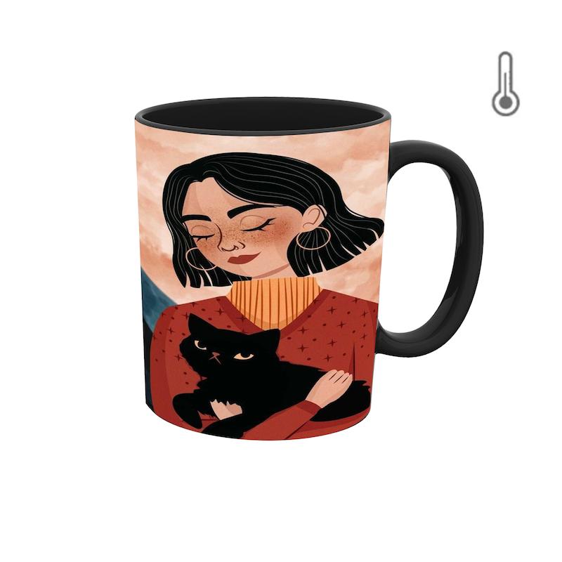 ماگ حرارتی با طرح گرافیکی نقاشی دختر 