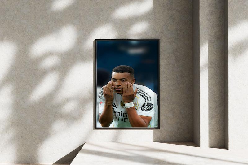 قاب عکس دیواری مدل فوتبالی امباپه رئال مادرید