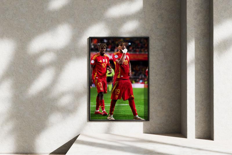 قاب عکس دیواری مدل تیم ملی اسپانیا و یامال