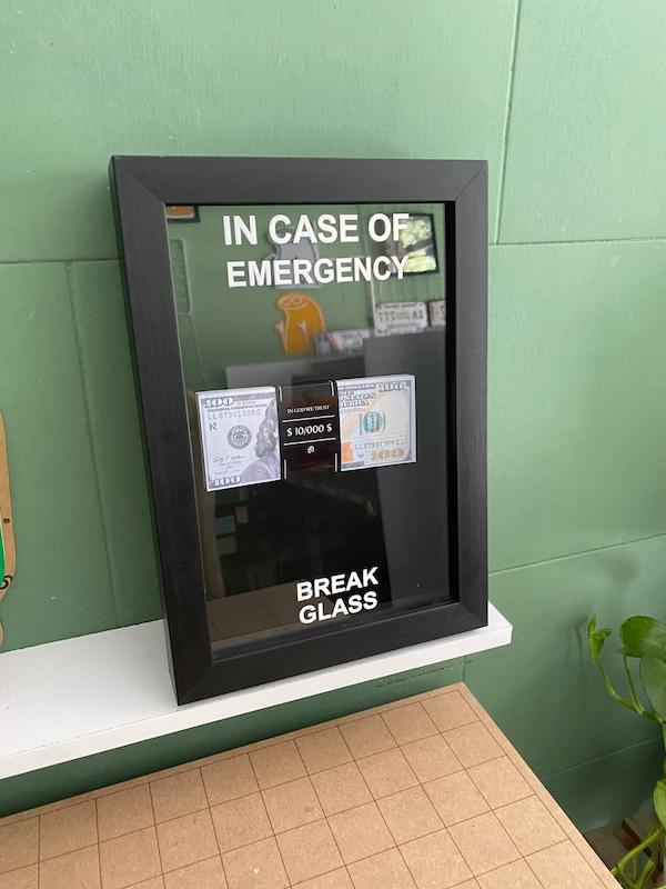 امرجنسی باکس 100 دلاری