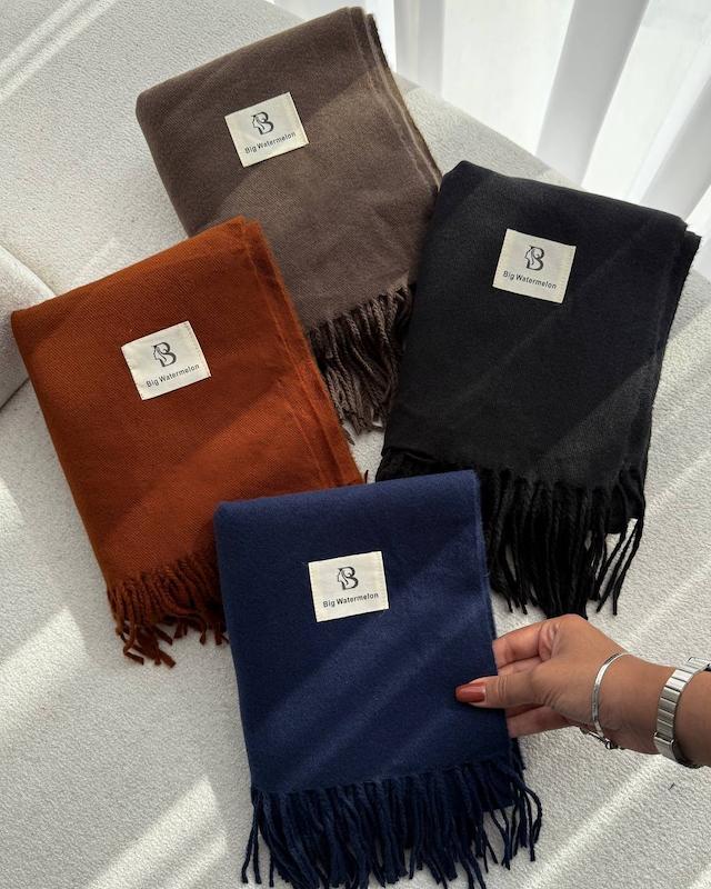 شال موهر، شال ساده ریشه‌دار، شال وارداتی، شال پاییزه، شال زمستانی، شال زنانه شیک، شال نرم و لطیف، شال باکیفیت، شال گرم، شال مینیمال، شال مدرن، شال دخترانه، شال لاکچری، شال ست روزمره، شال ایستایی خوب، شال رنگ‌بندی متنوع، خرید شال موهر، شال مجلسی، شال فشن، شال سبک و راحت