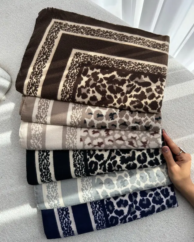 شال موهر ، شال موهر پلنگی ، شال موهر پشمی ، شال موهر ترند ، شال موهر چاپی ، شال جدید ، شال گرم ، شال پاییزه ، شال زمستانه ، شال و روسری ، یگانه اسکارف ، شال زنانه 