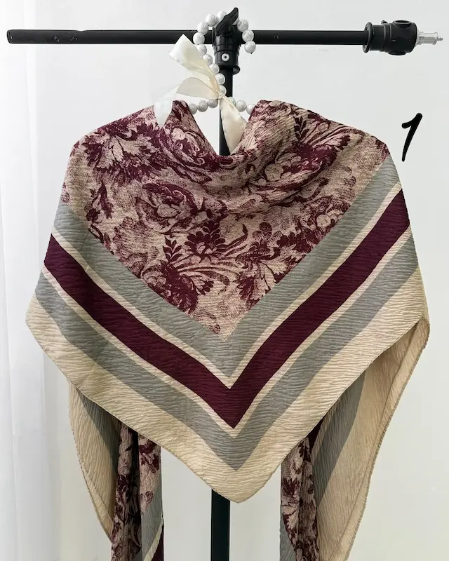 روسری پلیسه گلدار وارداتی 4768